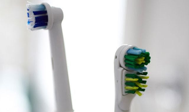 Toothbrush type found to influence bacterial growth